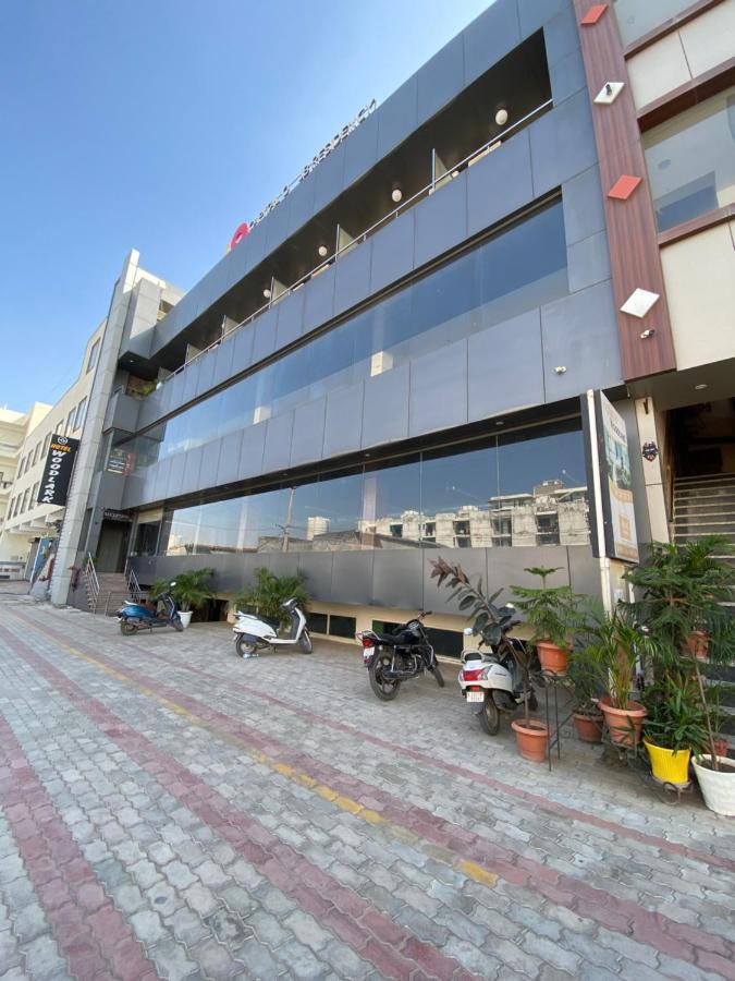 Jb Residency Zirakpur !! Top Rated & Most Awarded Property In Zirakpur Exterior foto