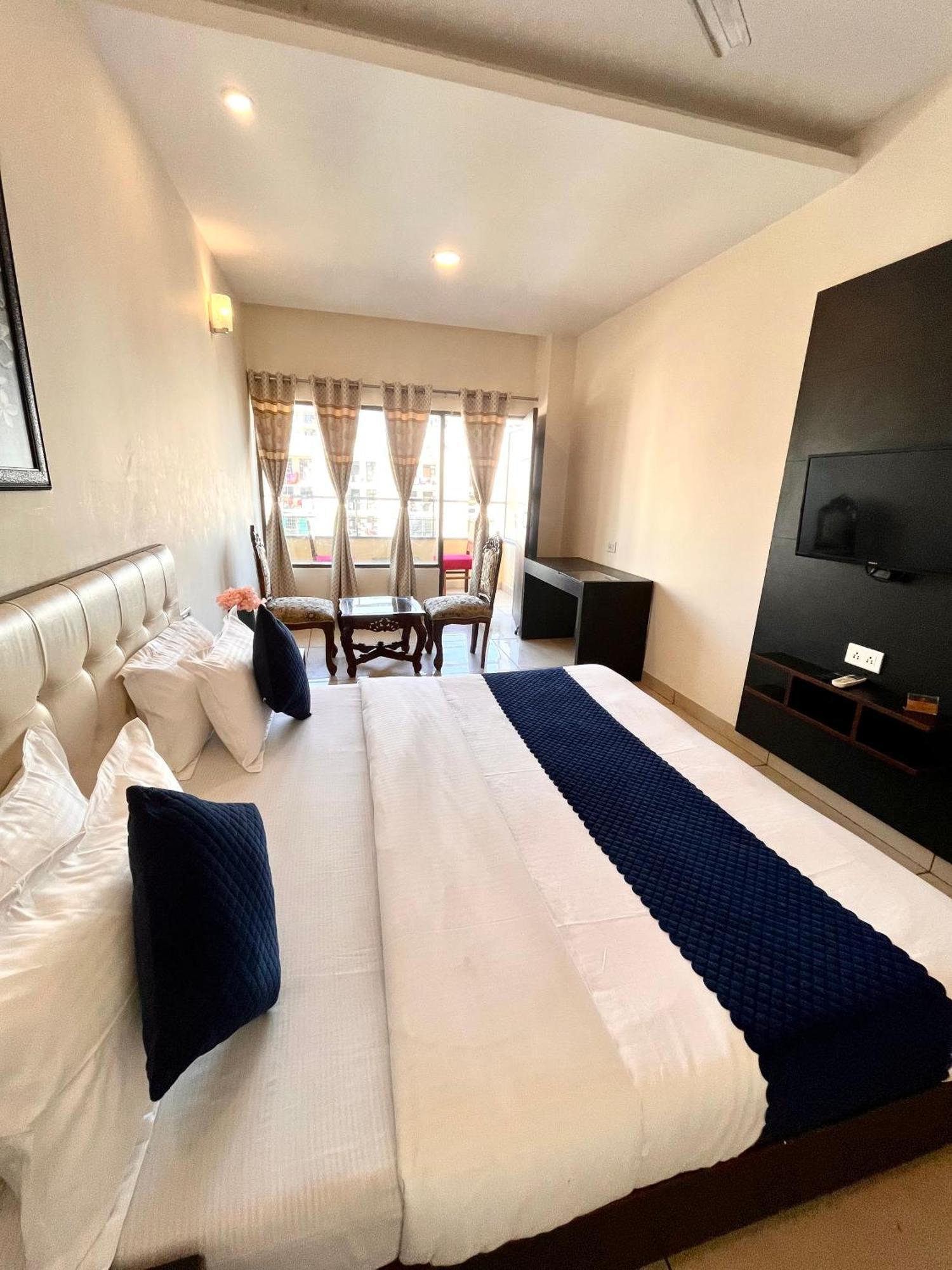 Jb Residency Zirakpur !! Top Rated & Most Awarded Property In Zirakpur Exterior foto