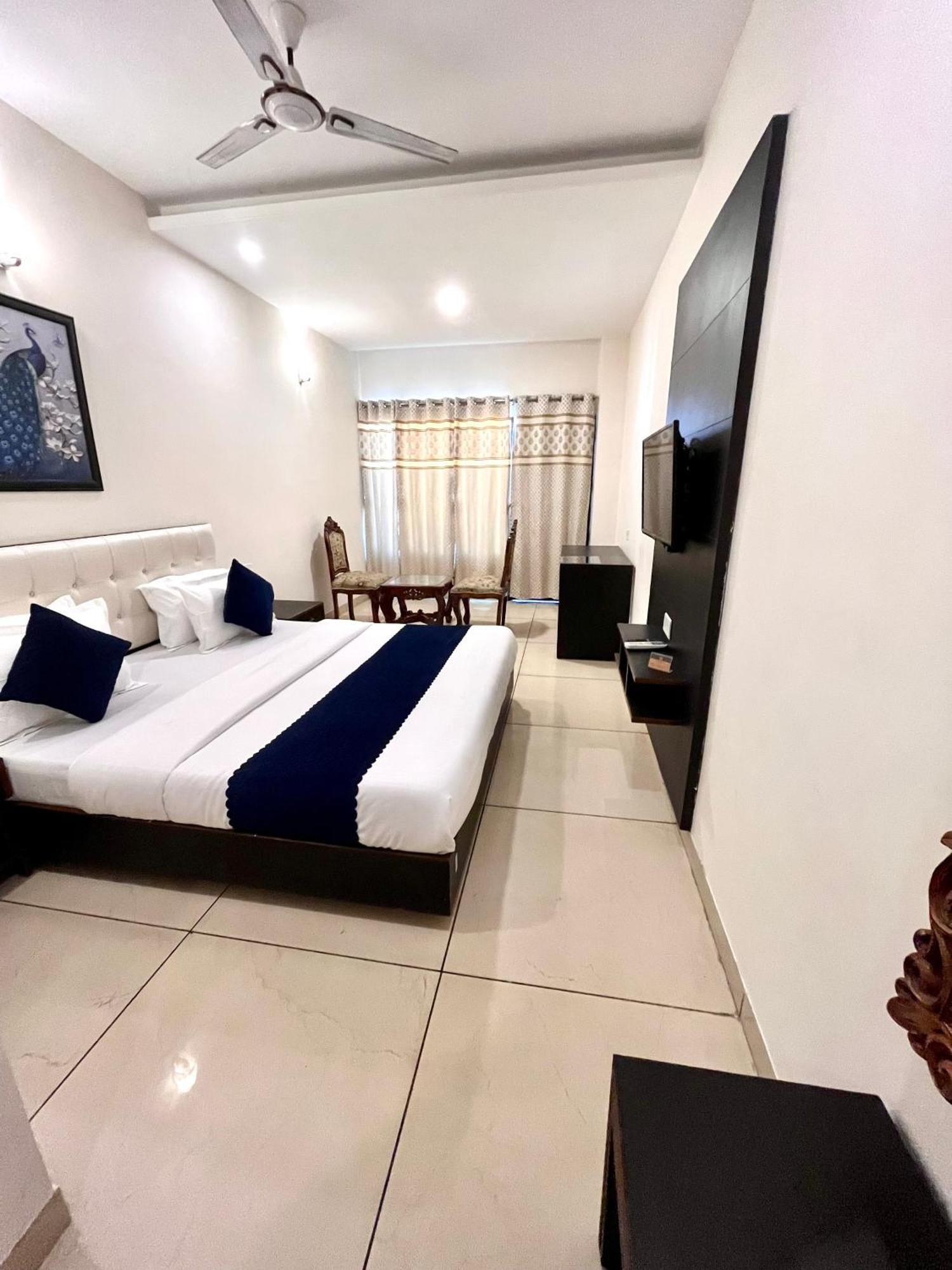 Jb Residency Zirakpur !! Top Rated & Most Awarded Property In Zirakpur Exterior foto